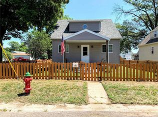 1001 Cedar St, Highland, IL 62249