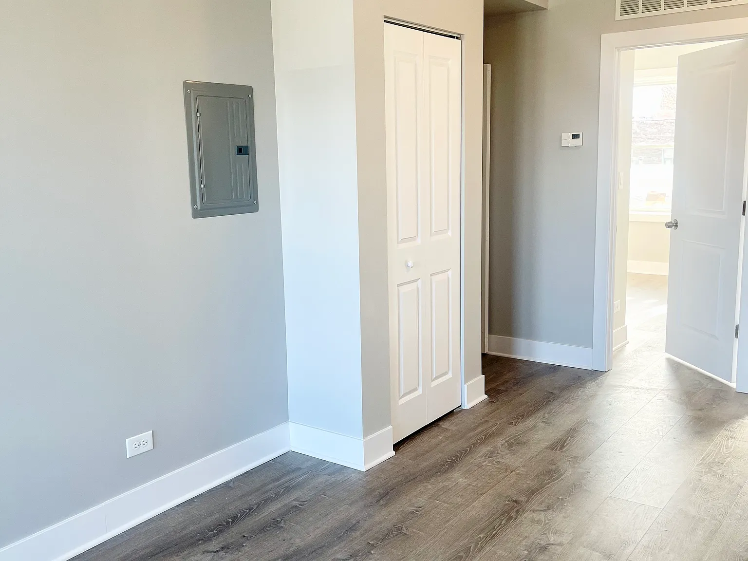 722 N Austin Blvd — Photo 4
