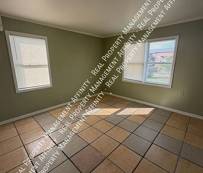 639 Mississippi Blvd #1 — Photo 5