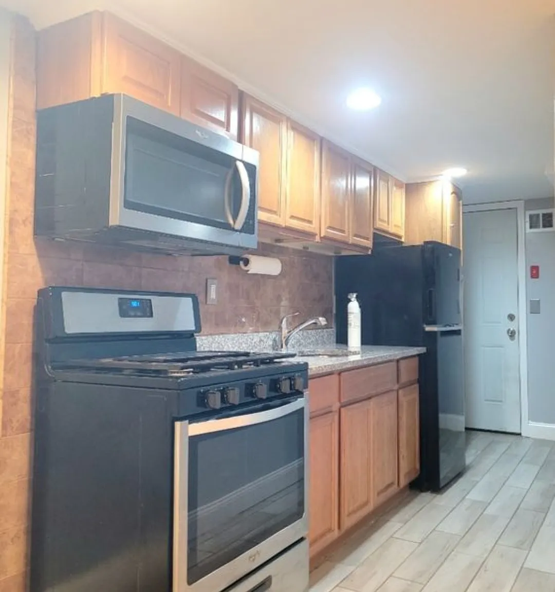 2066A Bergan Street — Photo 2