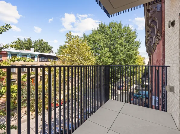 654 Jefferson Avenue image 2 of 14