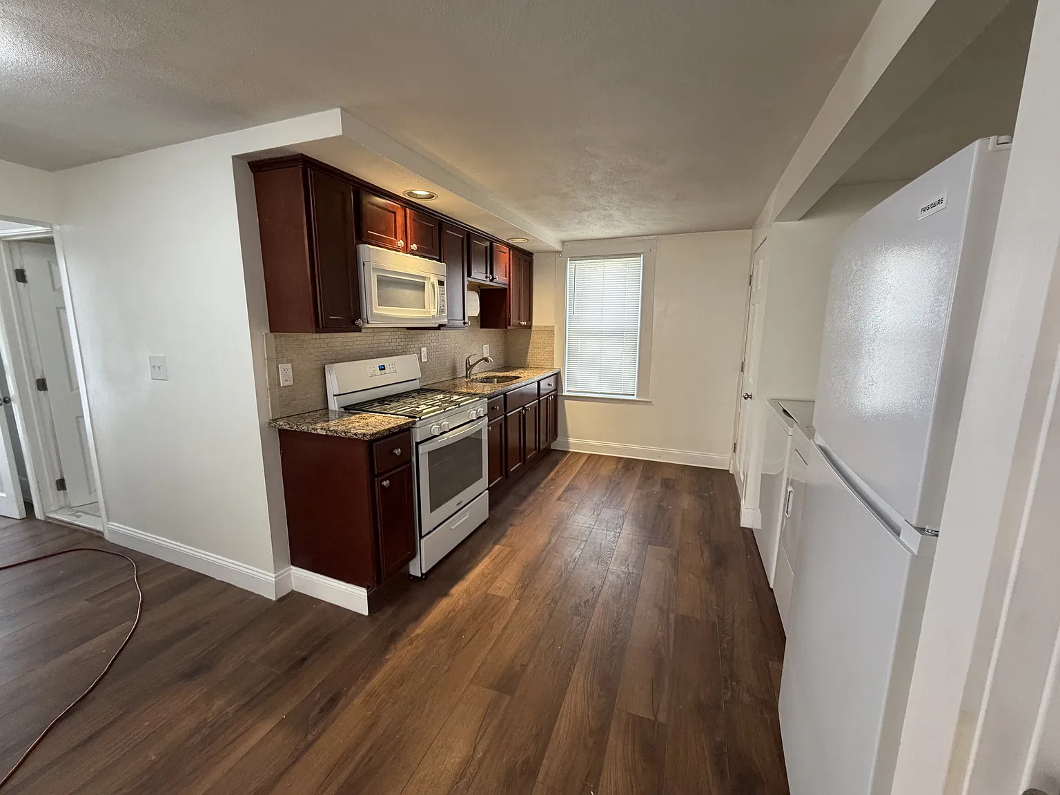 49-51 Walnut Avenue - 2 — Photo 4