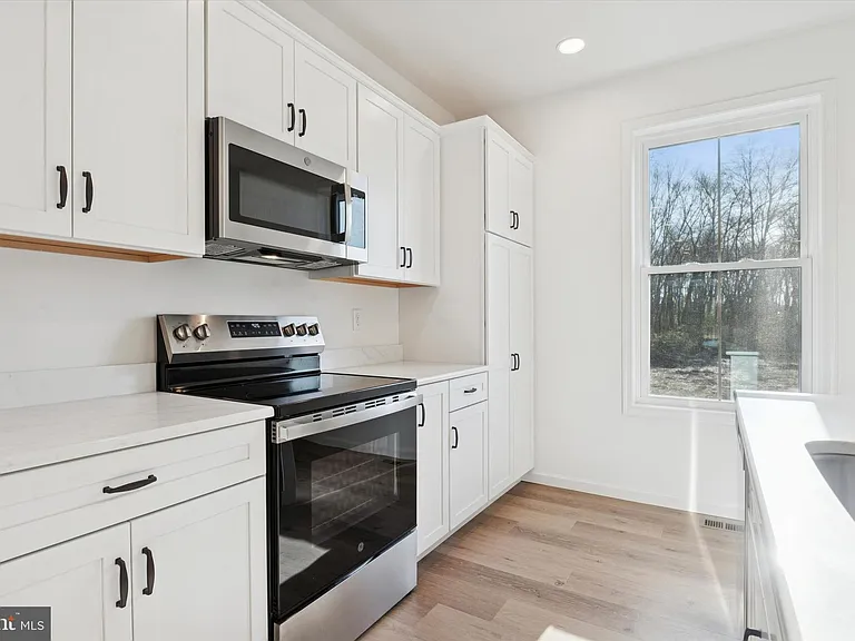 122 Silversmith Rd — Photo 25