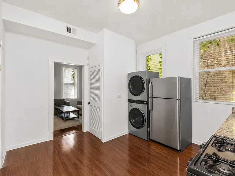 841 N Damen Ave #2R — Photo 6