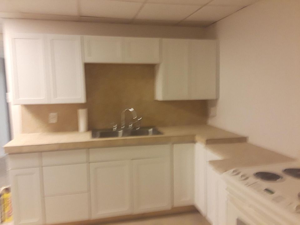 1st image of 833-835 N Valley Ave