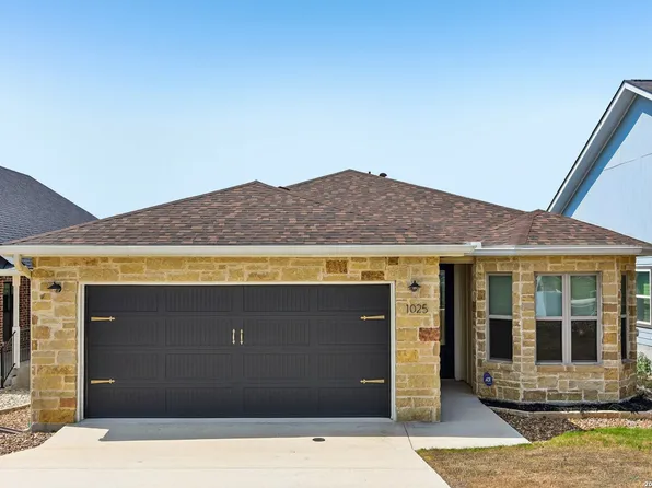 1025 Roanoke, Kerrville, TX 78028