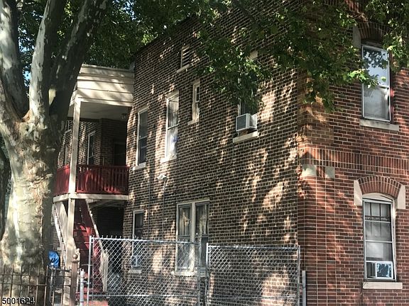 3rd image of 196-98 Tremont Ave