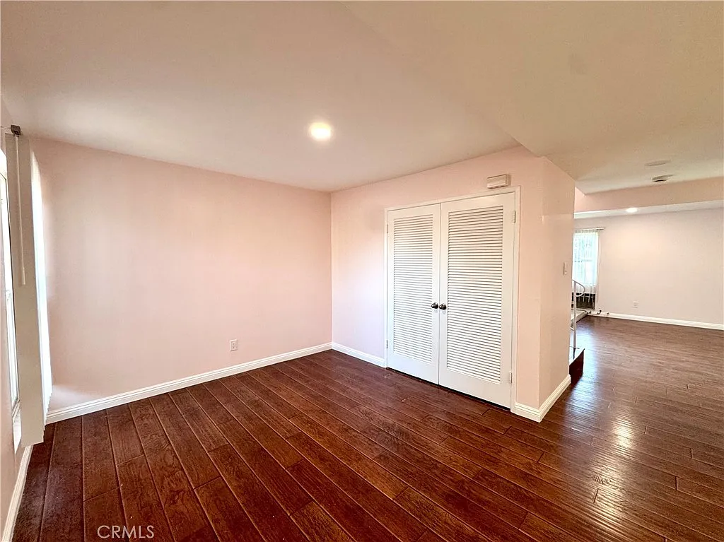 3 bed, 2.5 bath, 1492 sqft, $3,700 — Photo 3