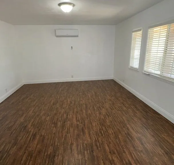 408 NE 2nd Ave — Photo 3