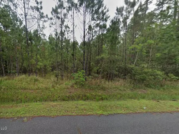 7268 Walthall St, Bay Saint Louis, MS 39520