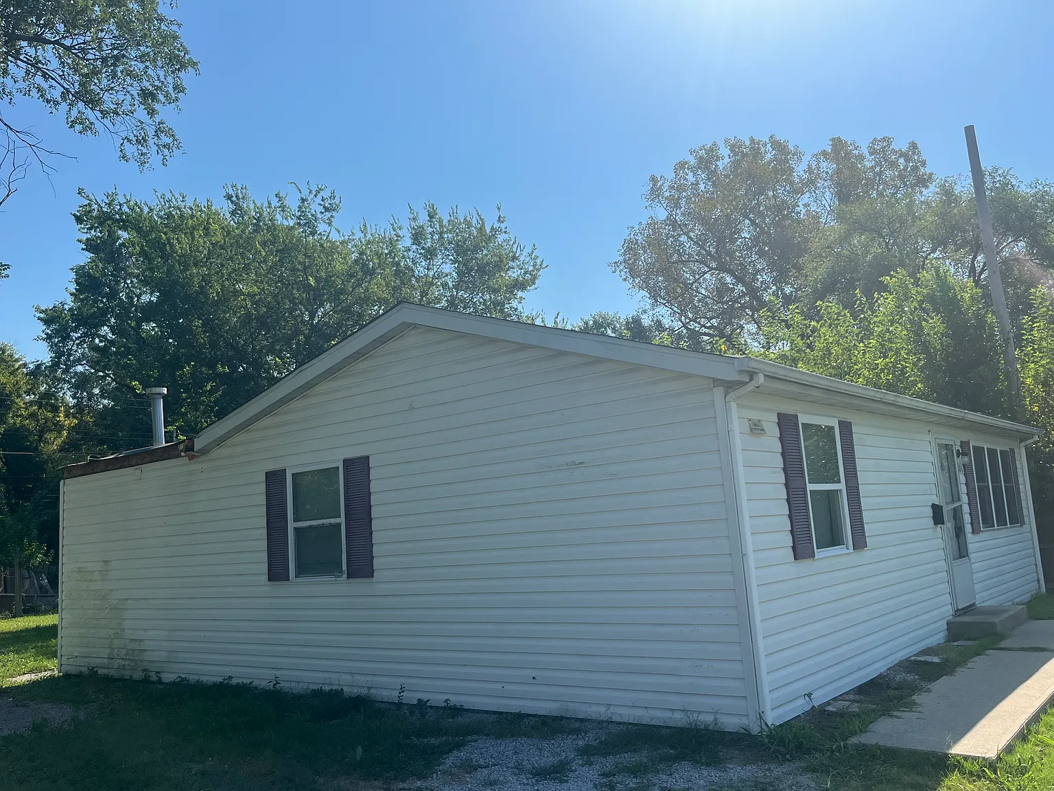 3 bed, 1156 sqft, $875 — Photo 3