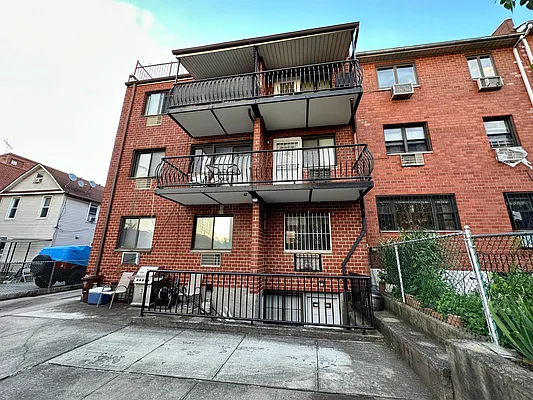 Rented by LRGNY Group, Inc. | media 28