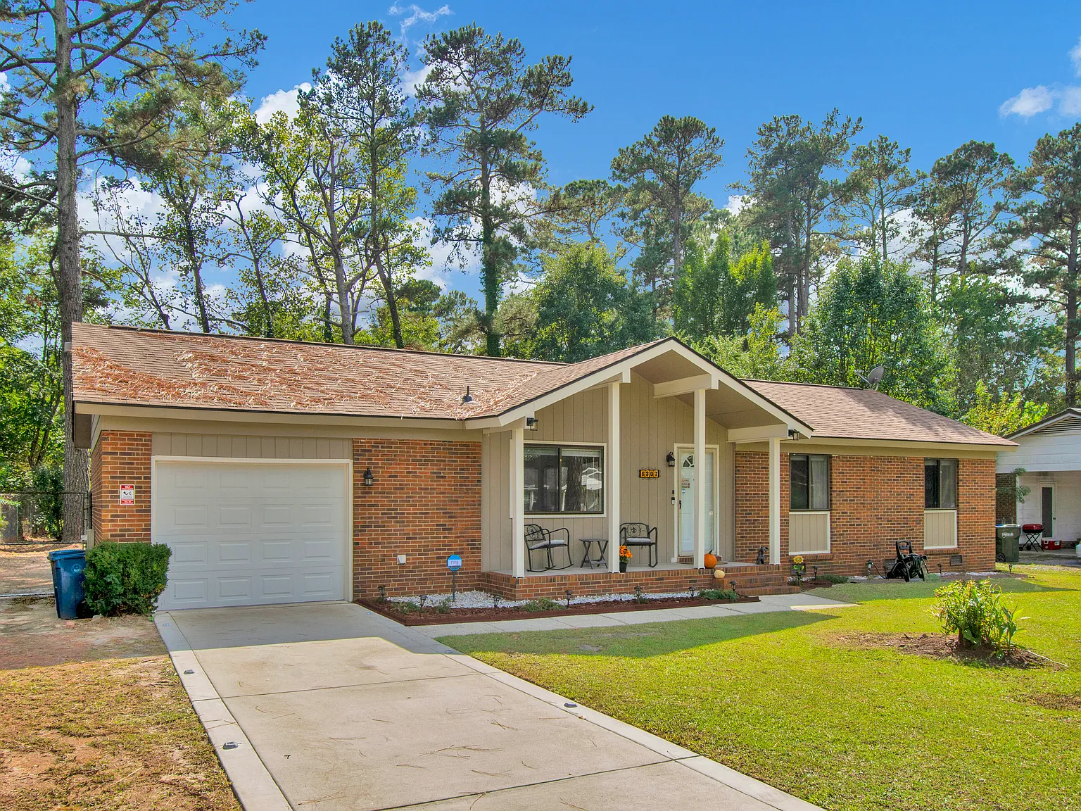 4 bed, 1300 sqft, $1,800 — Photo 2