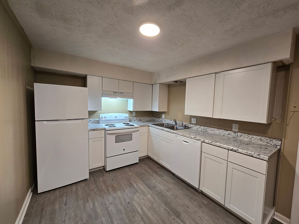 1st image of 506 Lakeside St APT D