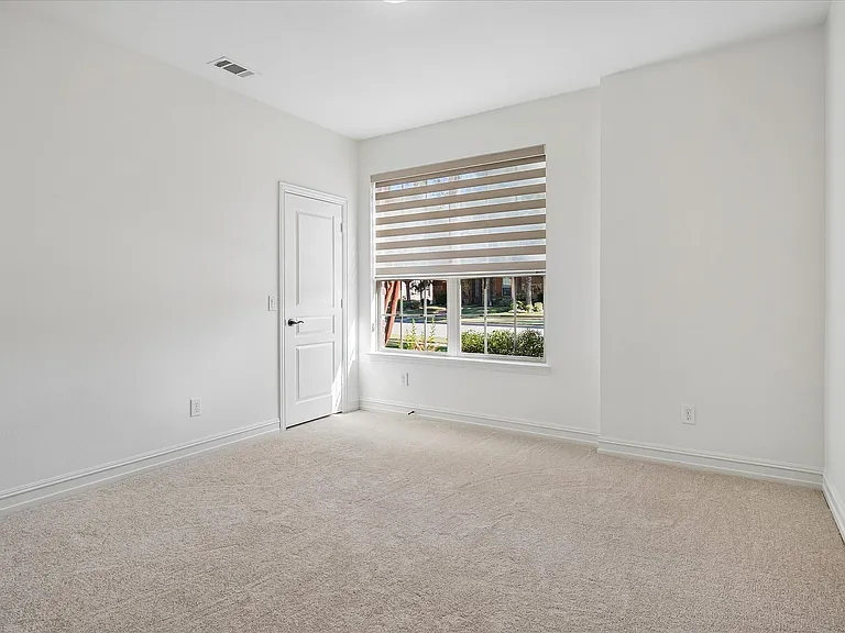 1037 Everglades Dr — Photo 14