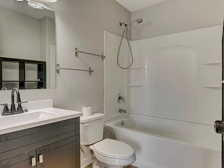 1317 Park Ave #1 — Photo 4