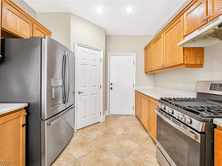 9731 Kampsville Ave — Photo 8