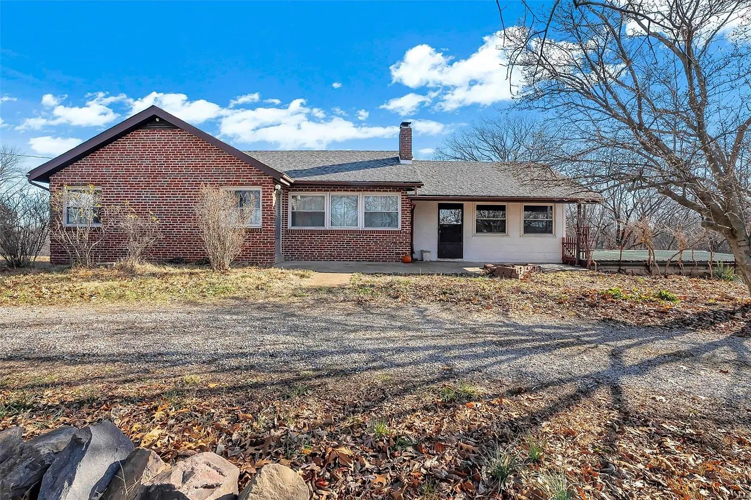 1124 Hillsboro Rd photo 1