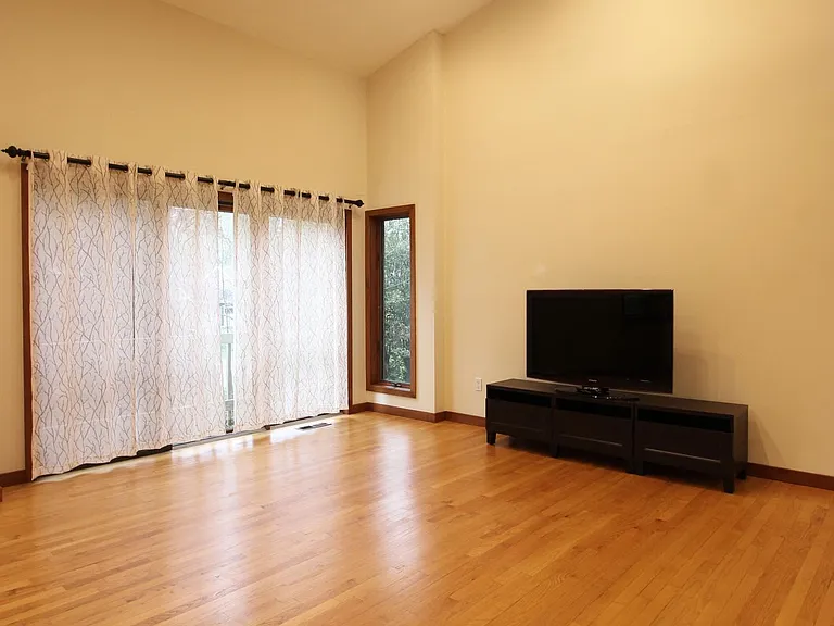6872 Melrose Dr — Photo 14