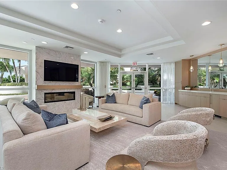 4255 Gulf Shore Blvd N #1403 — Photo 12