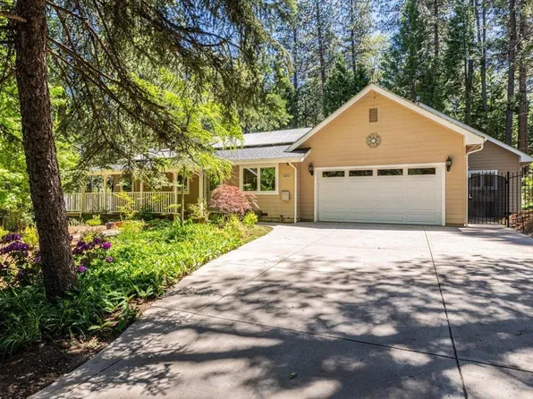 13511 N Meadow View Dr, Grass Valley, CA 95945