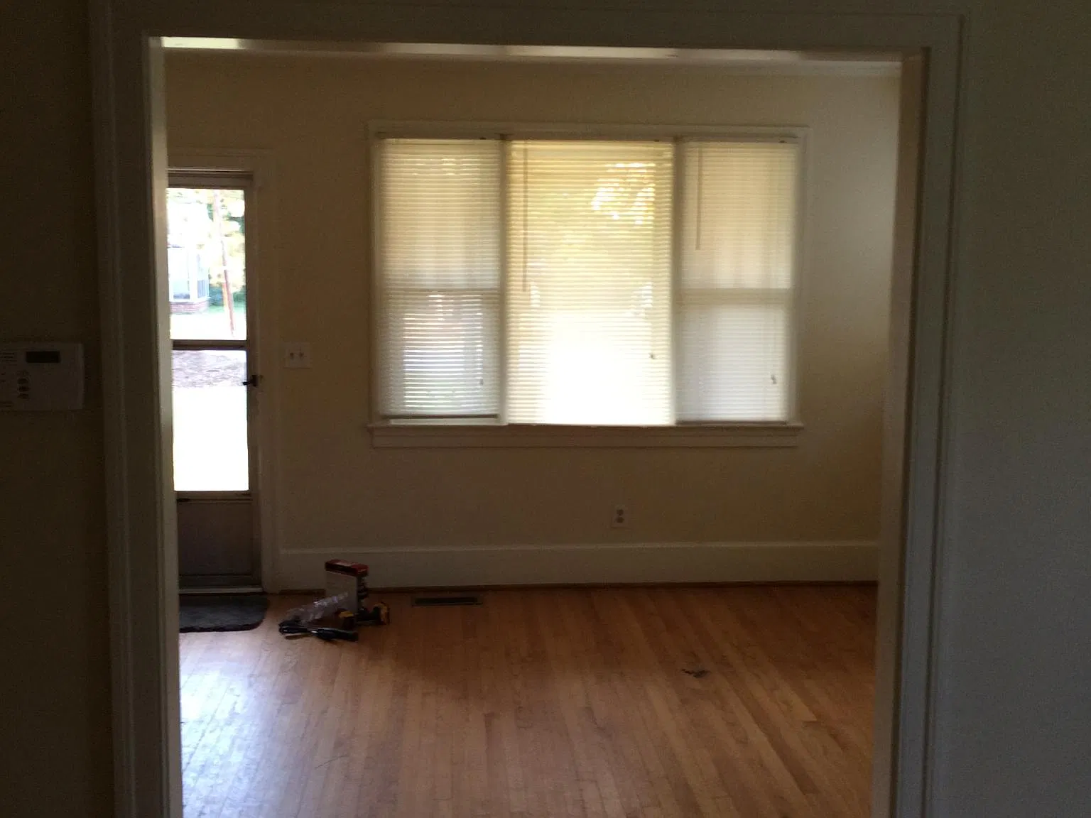 2 bed, 920 sqft, $1,000 — Photo 2