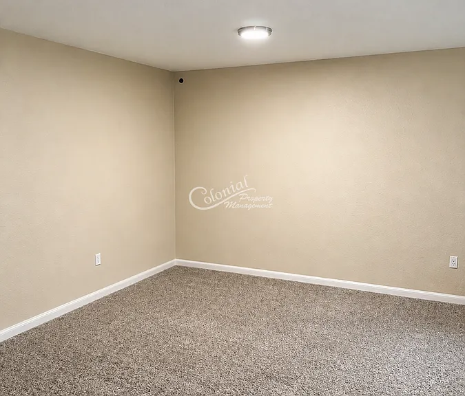 2402 Riley Dr — Photo 6