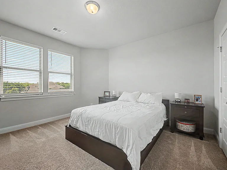 1007 Bendelow Dr — Photo 13