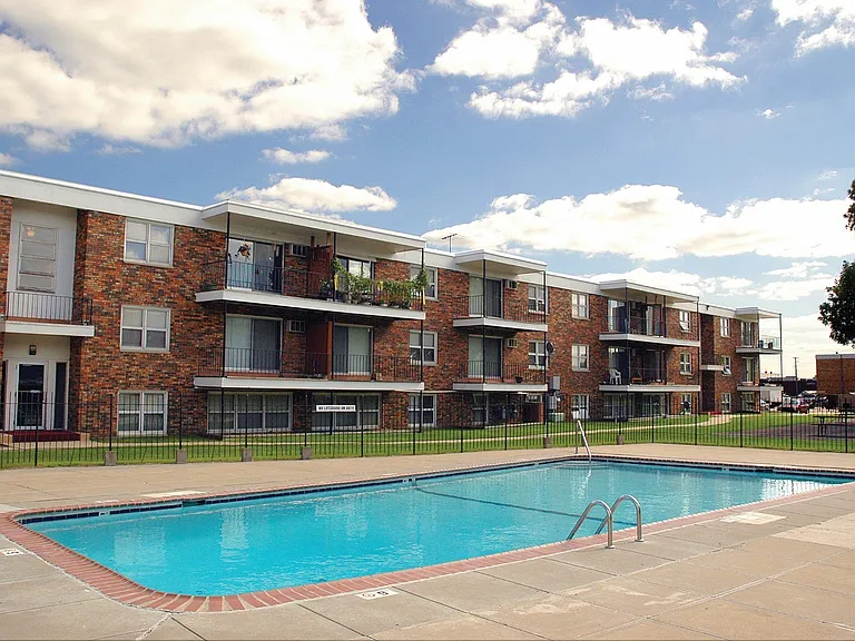 Point of America Apartments — Photo 21