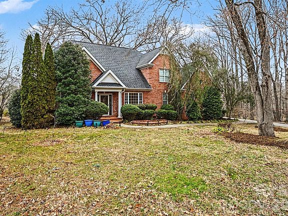 4th image of 287 Heritage Blvd