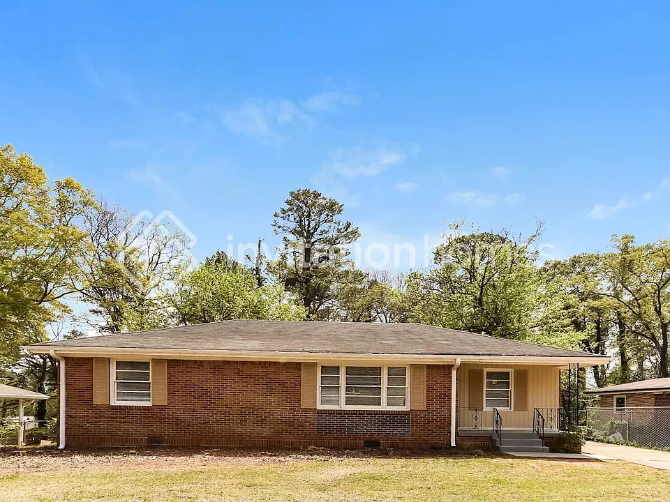 2121 Cherry Ln