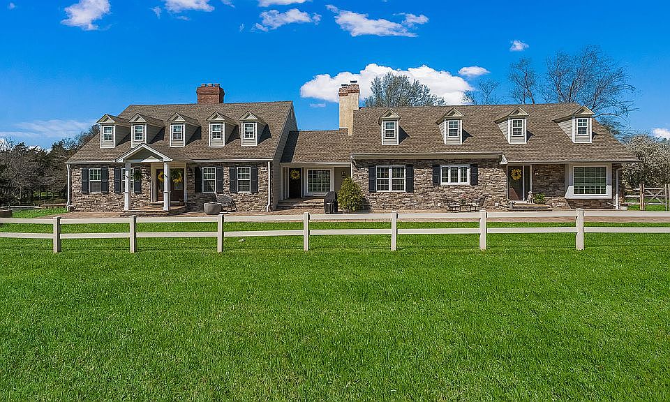 1st image of 119 Timber Ridge Rd