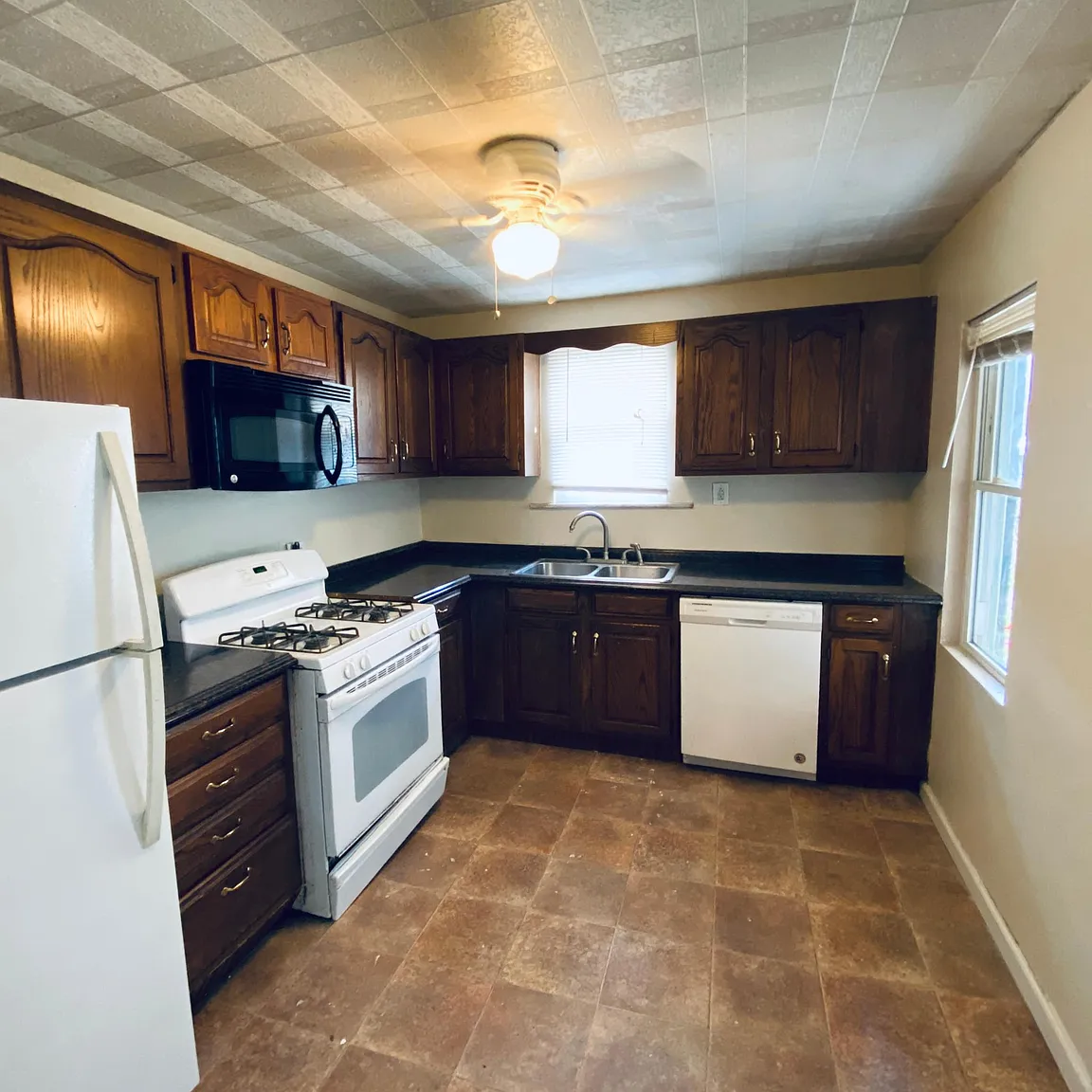 7108 Baker St photo 1