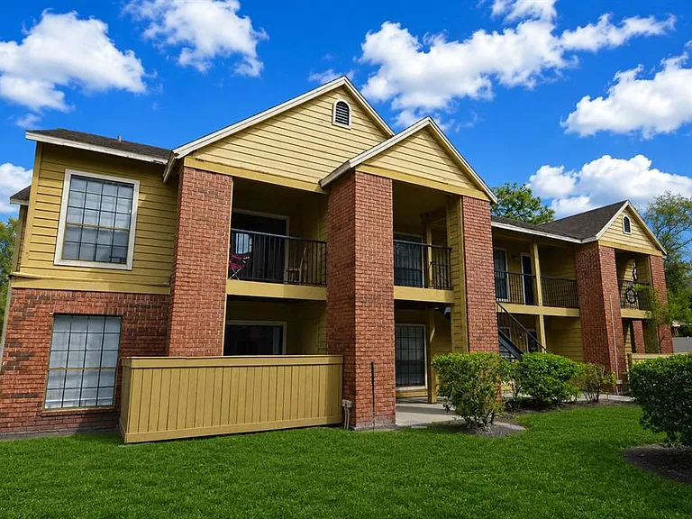 8718 Mallard Reserve Dr #104 — Photo 3
