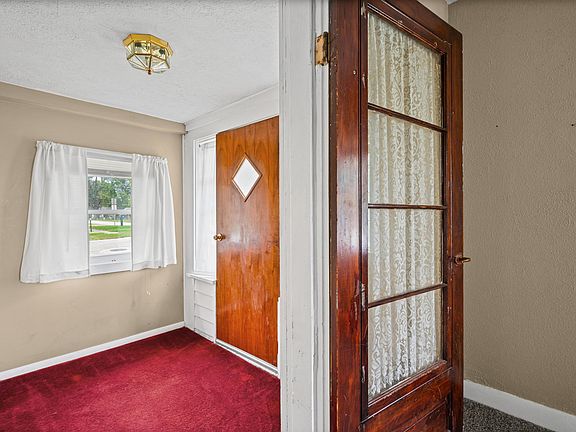 5th image of 107 W Midway St