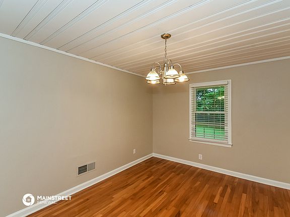4th image of 7034 Pinecrest Dr