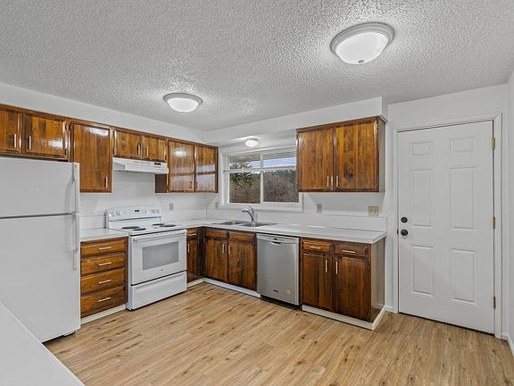 5th image of 1200 W Huntley St #1203