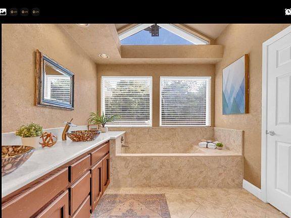 2nd image of 244 Baurer Cir