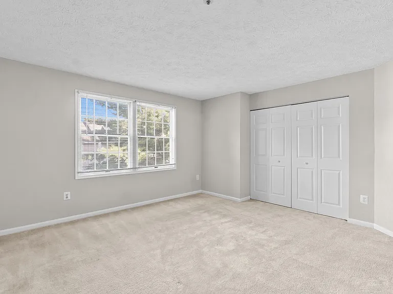 12205 Saint Peter Ct — Photo 17