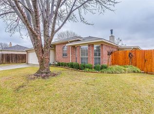 10713 Edgewater Dr, Benbrook, TX 76126