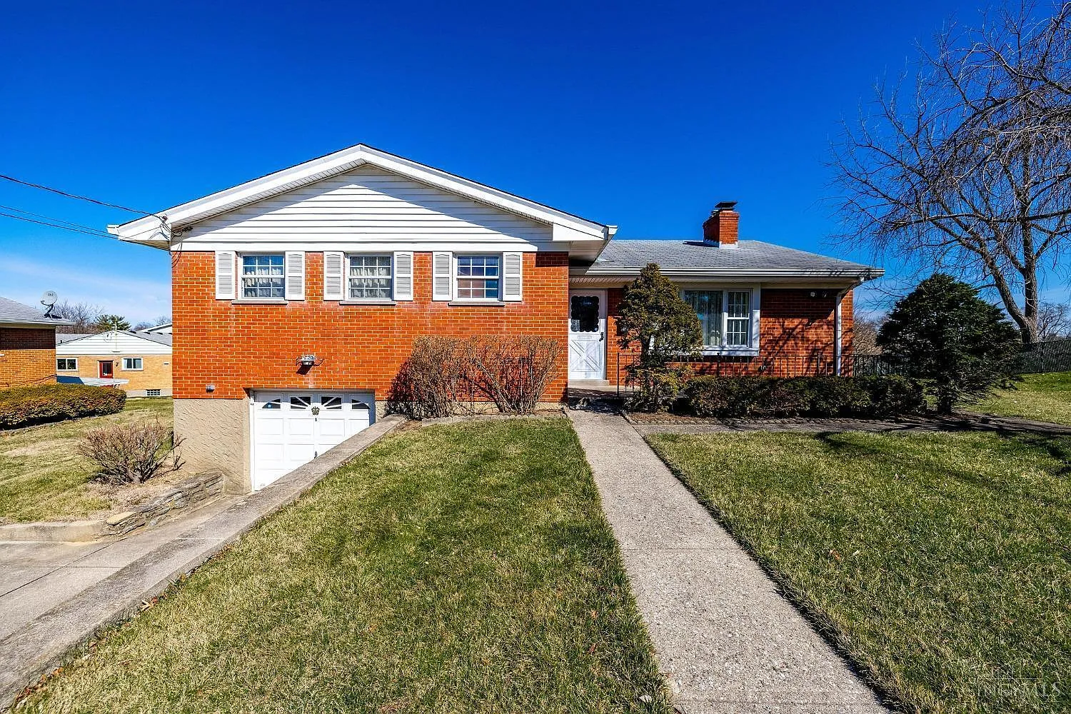 2242 Townsend Rd photo 1