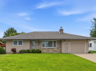 11 Palmer St, Le Grand, IA 50158