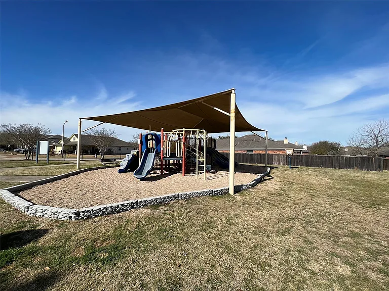 116 Remington Dr — Photo 25