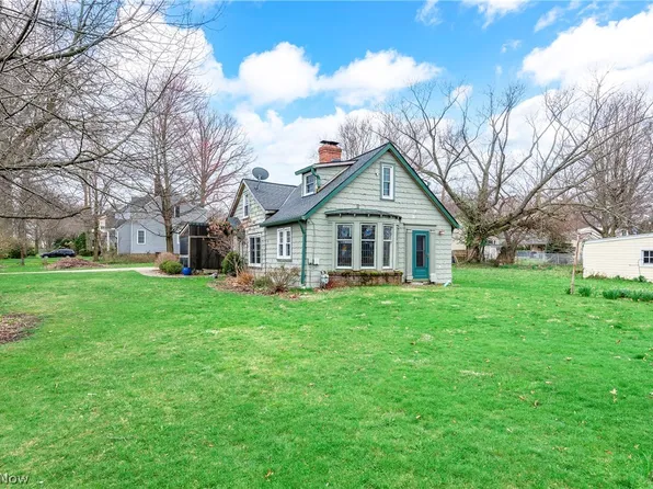 23707 Lake Rd, Bay Village, OH 44140