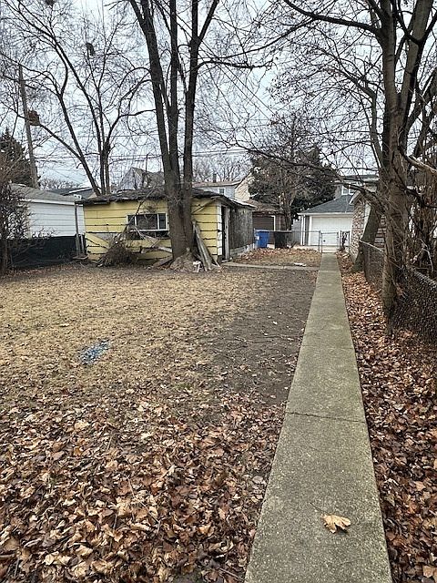2nd image of 3621 N Kimball Ave