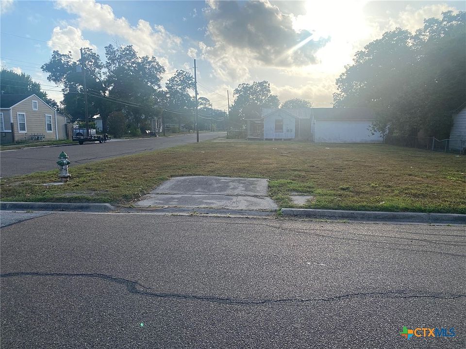 1st image of 808 N Jecker St