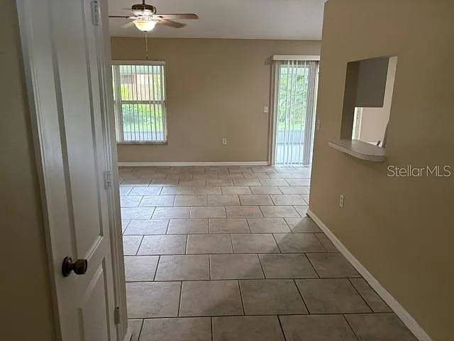 3 bed, 2.0 bath, 1288 sqft, $1,900 — Photo 2