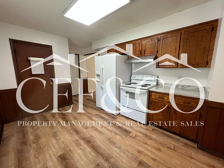 202 Westchester Pl — Photo 11