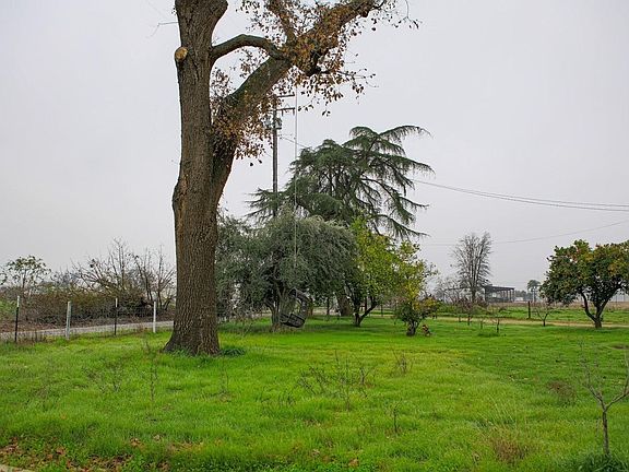 5th image of 15400 Avenue 296