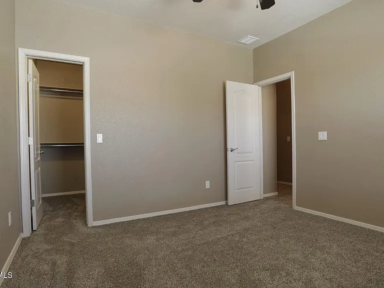 533 Green Village Ct — Photo 4